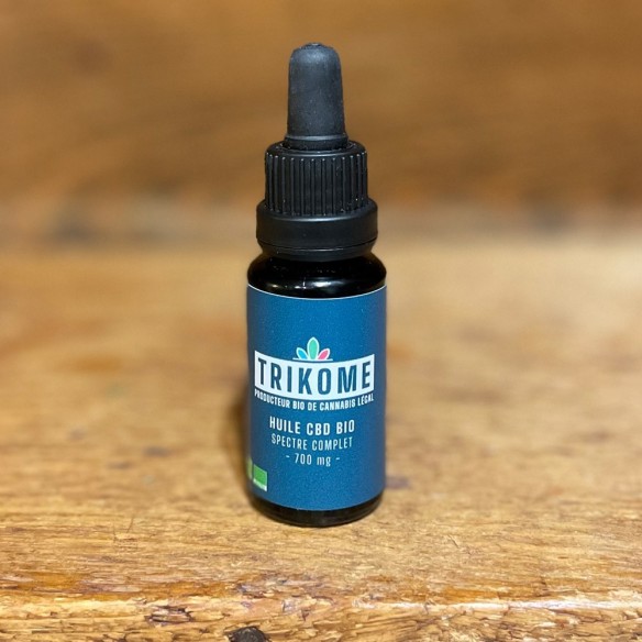 Huile CBD Bio 700 mg - 10 ml - Direct Producteur - Fabrication française Huile CBD Bio 700 mg - 10 ml - Direct Producteur - Fabrication française