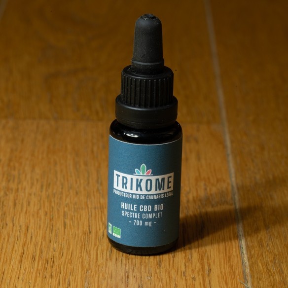 Huile CBD Bio 700 mg - 10 ml - Direct Producteur - Fabrication française Huile CBD Bio 700 mg - 10 ml - Direct Producteur - Fabrication française