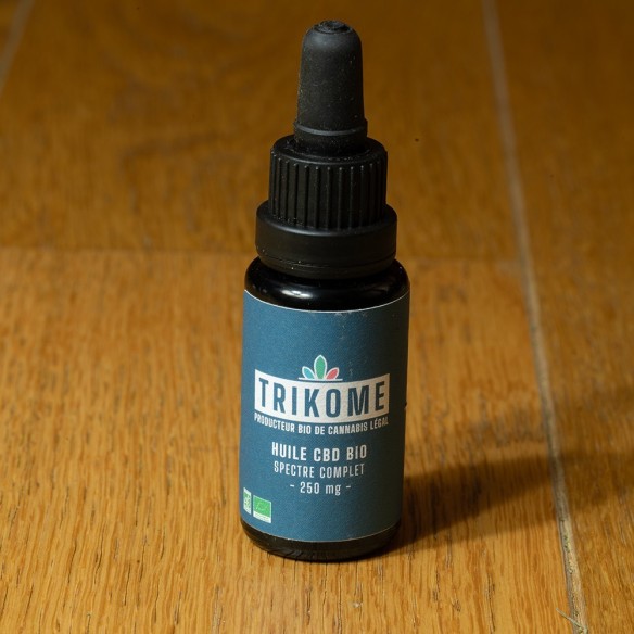 Huile CBD bio 250 mg - Direct Producteur - Fabrication française Huile CBD bio 250 mg - Direct Producteur - Fabrication française
